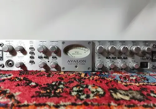 Avalon VT-737SP 